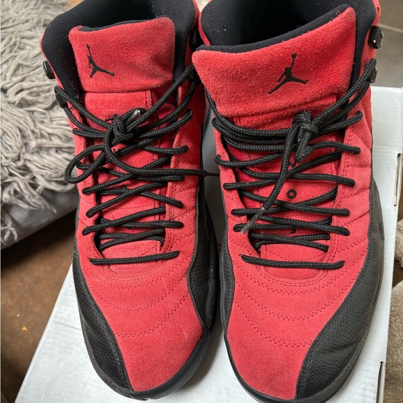 Jordan Red and Black Sneakers with Quilted Design - Picture 5 of 5